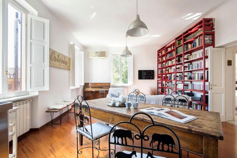Vittoria in Trastevere Apartment — забронировать отель в Риме