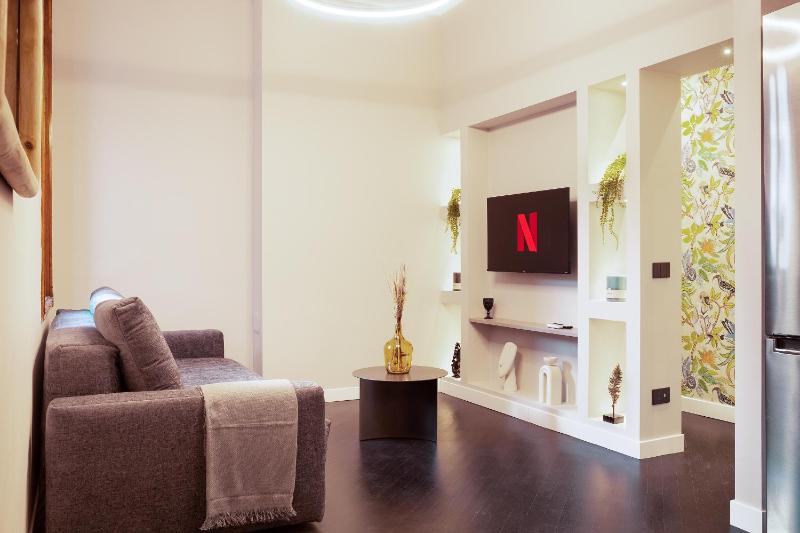 HL Luxury Apartment - Duomo, Galleria Unione 5 — забронировать отель в Милане