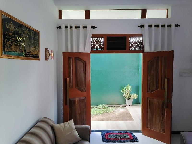 Цены на Happy Life Villa Hikkaduwa в Хиккадува