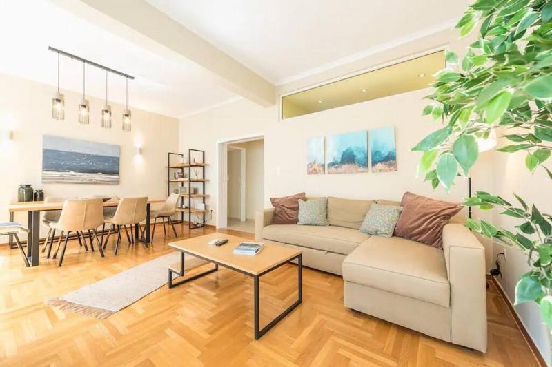 Syntagma H&B Apartment — отель с удобным расположением в Афины
