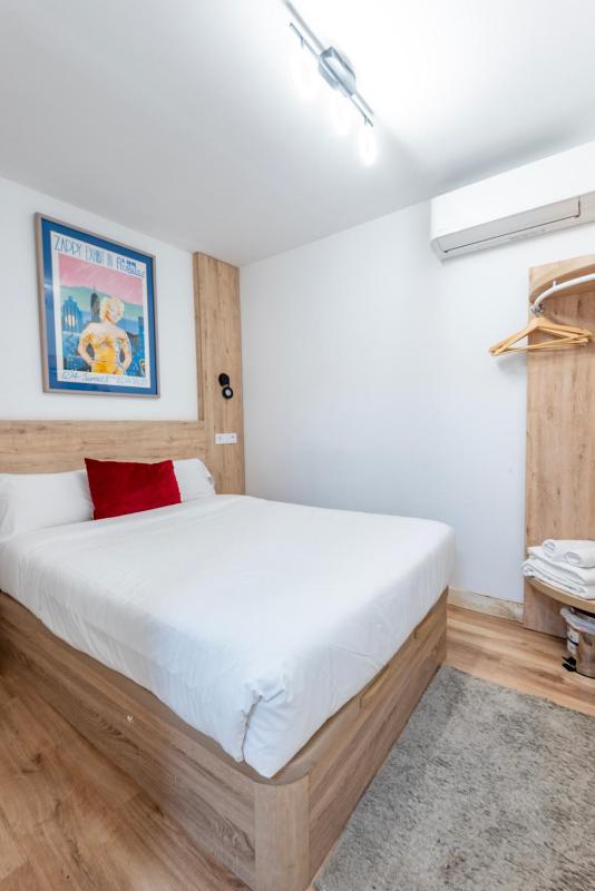Цены на City Center Apartments Sol в Мадриде