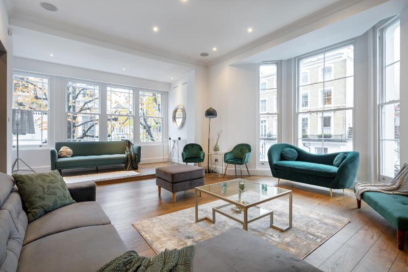 " Perfectly Splendid Triplex House in Chelsea " — отель в Лондоне, Соединенное Королевство
