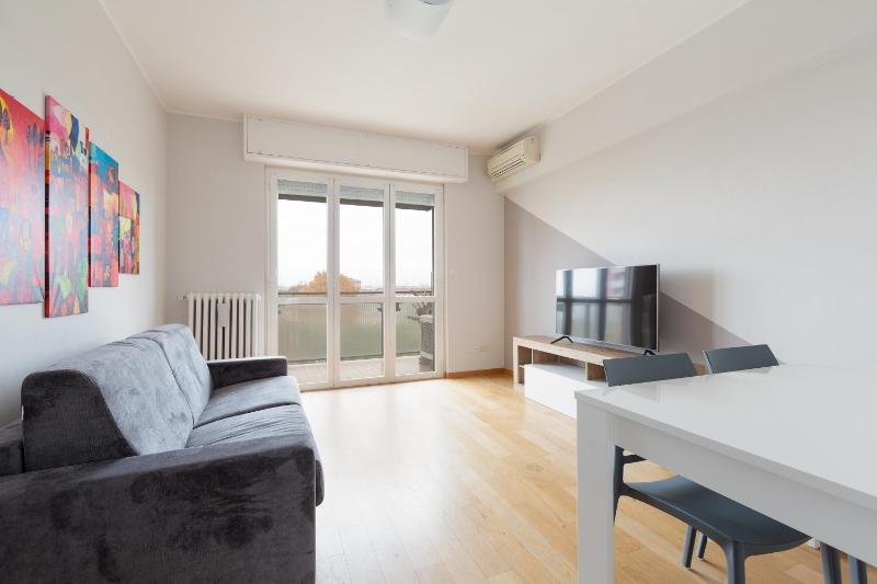 Milano Famagosta Balcony Apartment — отель в Милане, Италия