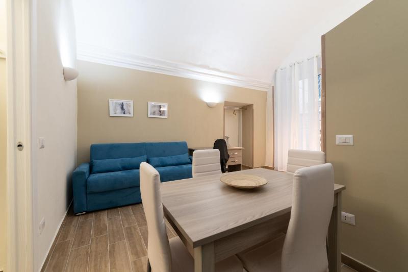 Villari 48 Apartment - Appartamento 2 — отель в Неаполе, Италия