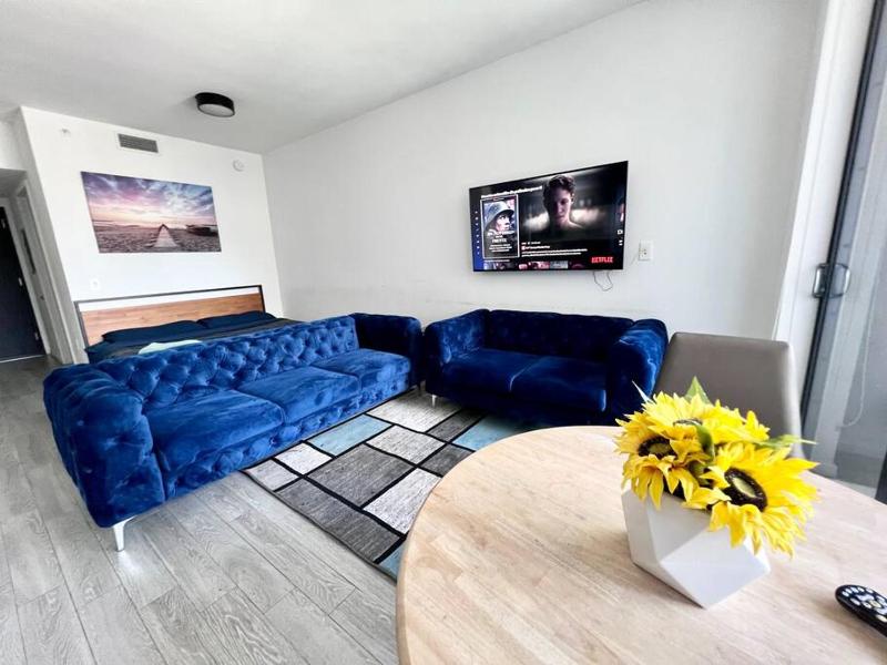 Amazing apt with ocean view heart Miami free pool — забронировать отель в Майами