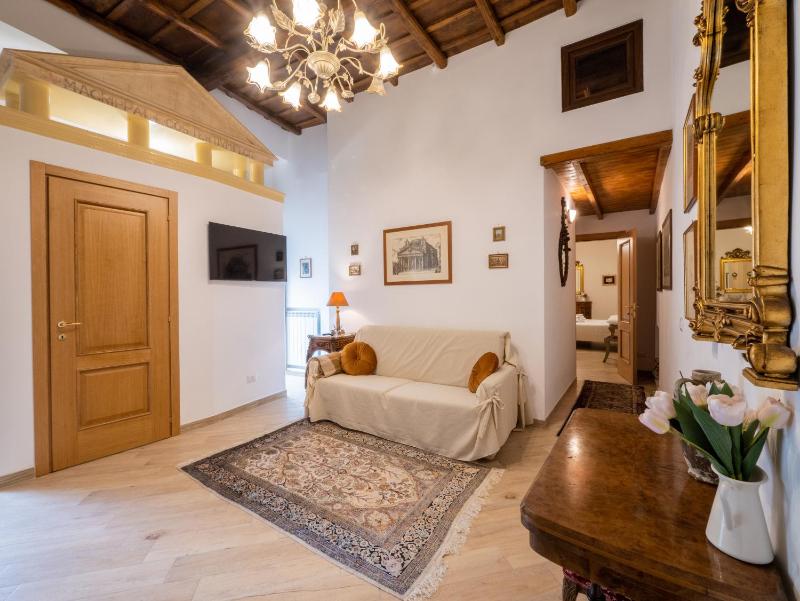 Minerva House Pantheon — отель с удобным расположением в Риме