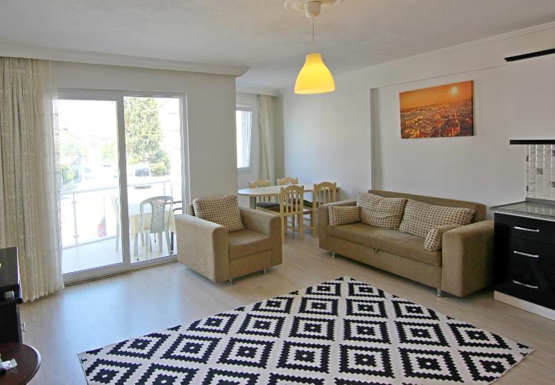 GENI Apartment - Center Of Fethiye Close to the Beach Fast Wi-Fi Netflix — отель в Фетхие, Турция
