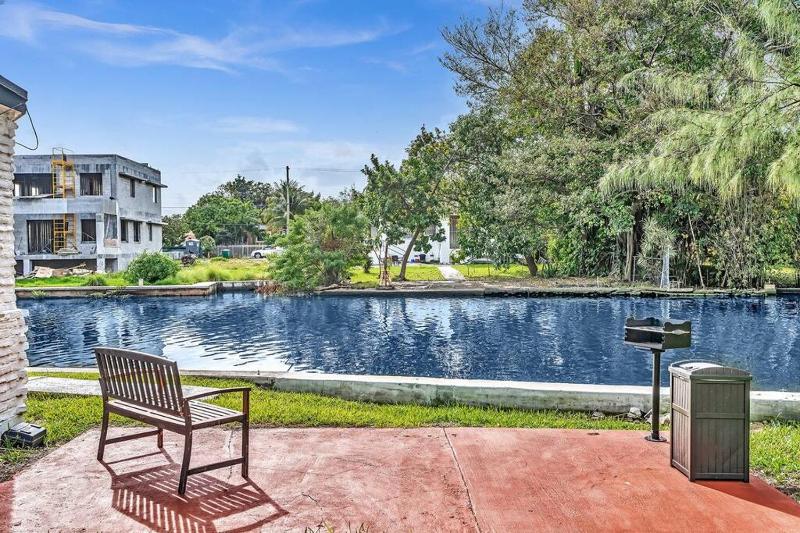 New Year and Holiday Charming Miami Riverfront Stay! — отель в Майами, Соединенные Штаты Америки