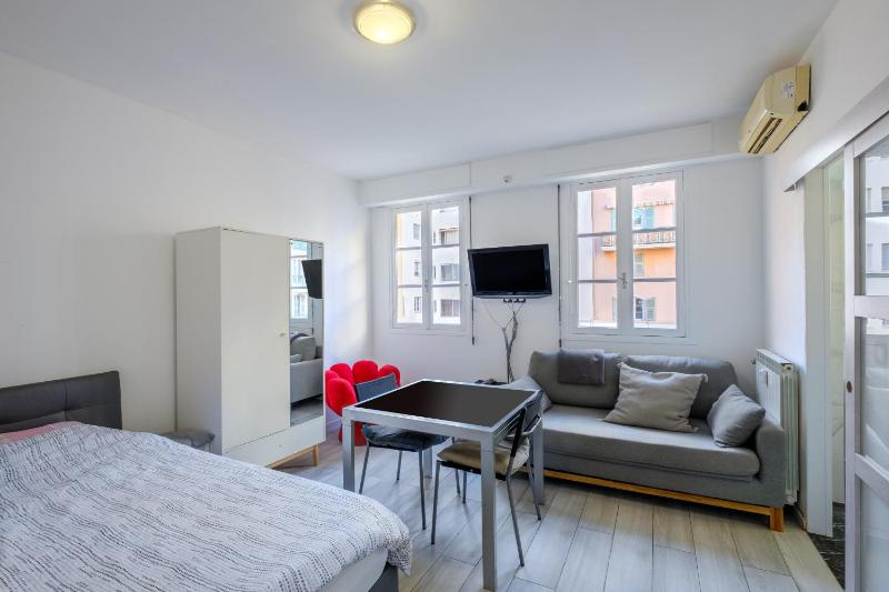 Magnifique studio sur le Port Nice — забронировать отель в Николь