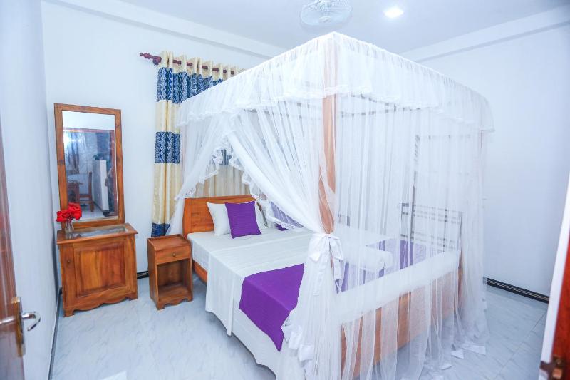 Цены на Life House Unawatuna в Унаватуна