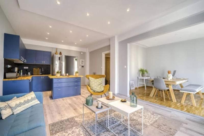 Цены на Charming 1 bedroom apartment near the center в Афины