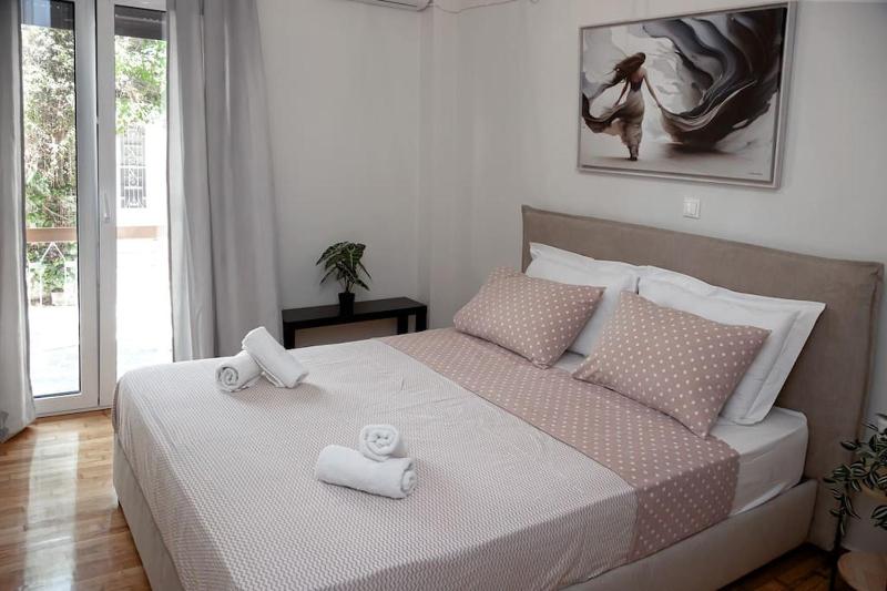 Comfortable Two bedroom aprtment — отель с удобствами в Афины