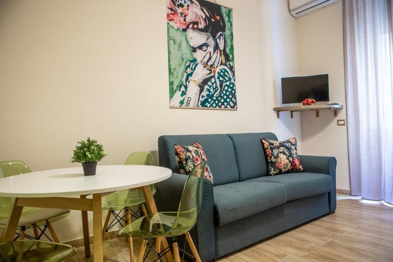Apartment Salinas — отель с удобствами в Неаполе