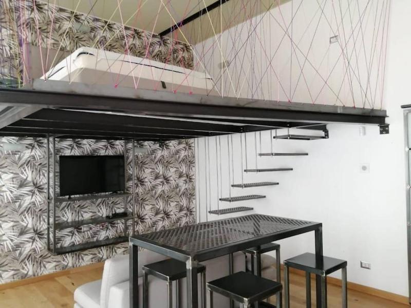 Loft -MM Piazza Bande Nere — забронировать отель в Милане