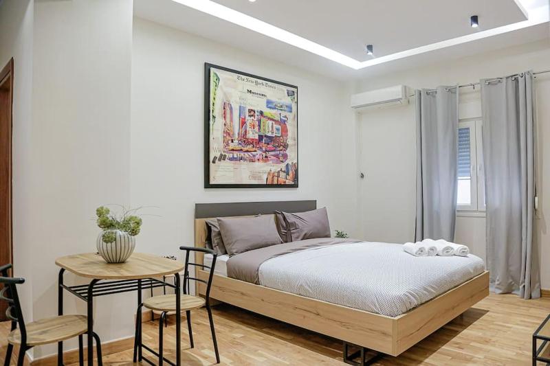Modern Studio aprtmnt in Exarhia — отель с удобствами в Афины