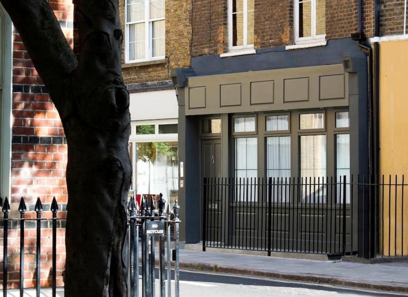 New, luxury 3 bed duplex in Covent Garden — комфортный отель в Лондоне