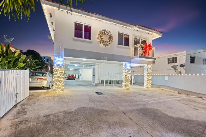 Beautiful Apartment in the Heart of Miami Apt 2 — отель с удобствами в Майами