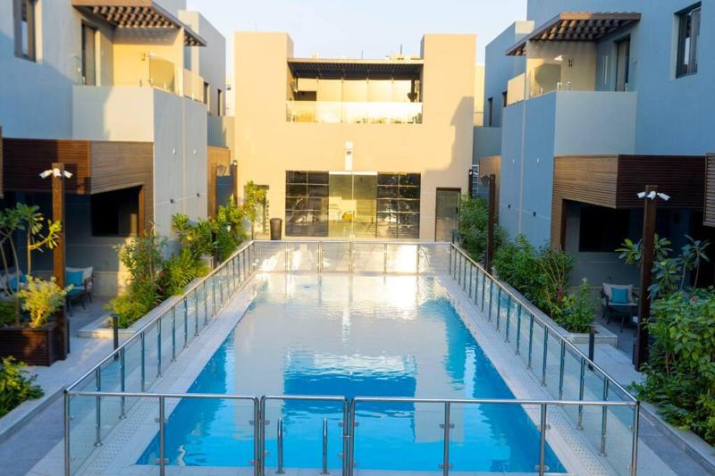 No 4 Luxury Villa Compound Al Nada 4 King BedRooms, 5 BathRooms, Two Living Rooms w Smart TVs, 6 Seater Dinning Table, General Swimming Pool, Gym, 4 Seater Outdoor Dinning Table — отель с удобным расположением в Рияде