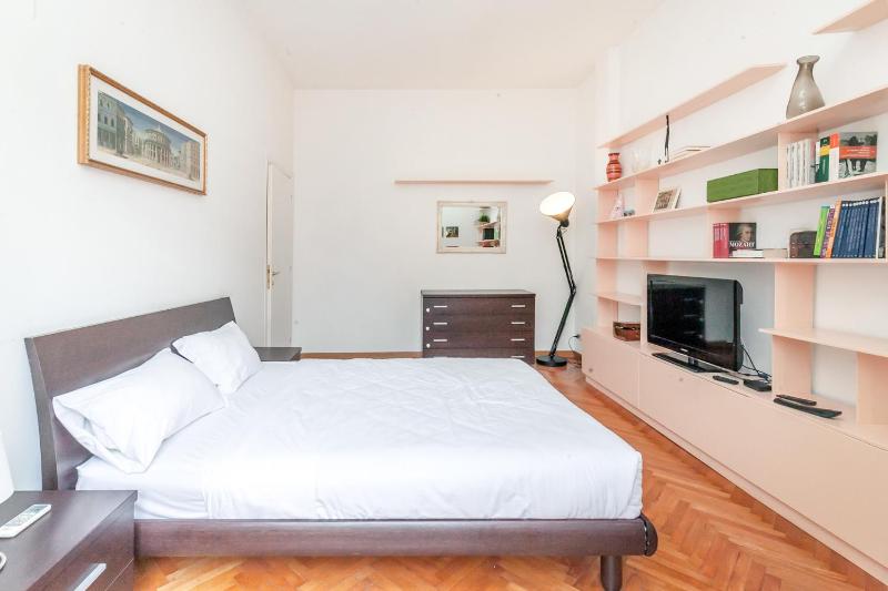 Apartment in the Center - 20' walk from Duomo — отель с удобным расположением в Милане