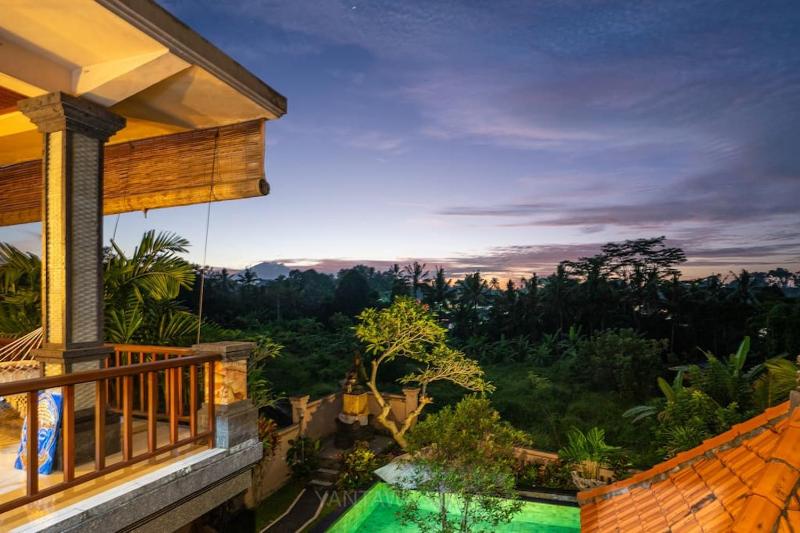 Цены на Beautiful 3 Bedroom Jungle View в Убуде