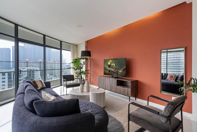 Luxurious 3-Bedroom Retreat in the Heart of Saigon — комфортный отель в Хошимине