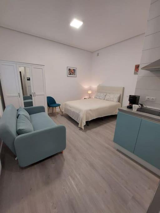 Цены на Cozy studio for 2 people in Gran Via.SI2A2 в Мадриде