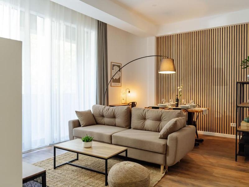 Central 7 Apartment - New Building & Parking — комфортный отель в Бухаресте