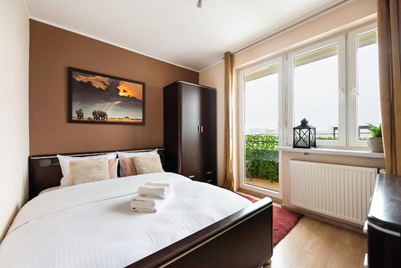 Metro Raclawicka Cosy Apartment — отель с удобствами в Варшаве