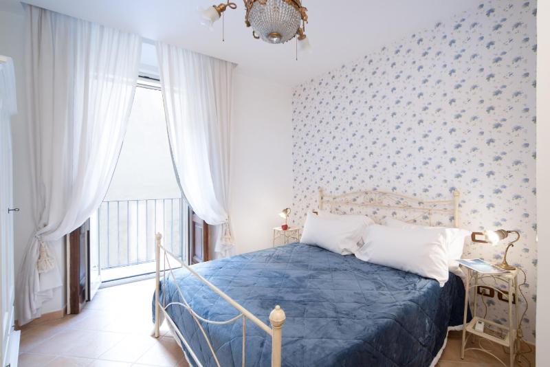 Цены на La Casa di Assunta Naples Historical Centre в Неаполе