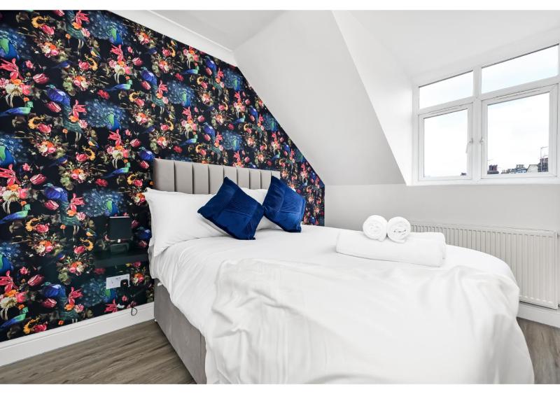 Awesome Loft Flat - Seconds to London's Best Park! — отель с удобствами в Лондоне