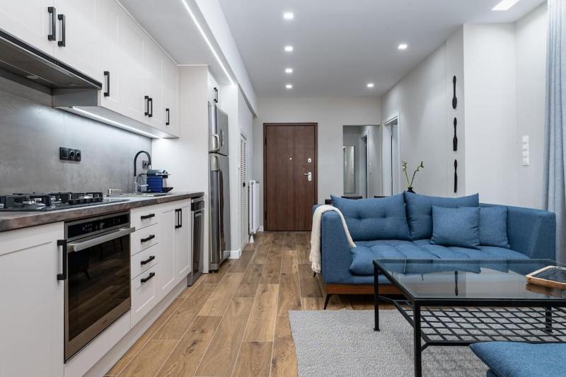 Stylish Abode Under Acropolis W/ Sunny Courtyard! — отель в Афины, Греция