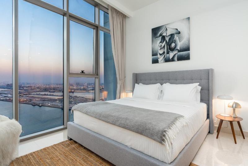 Modern Studio / Amazing Sea Views in Maritime City — комфортный отель в Дубае