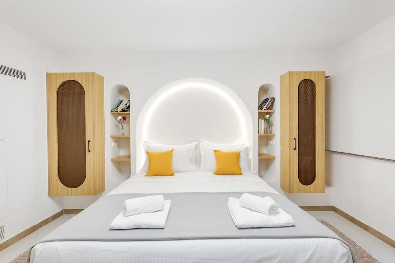 Magpie's Nest Athens (3' apo to metro Agios Ioannes) — забронировать отель в Афины