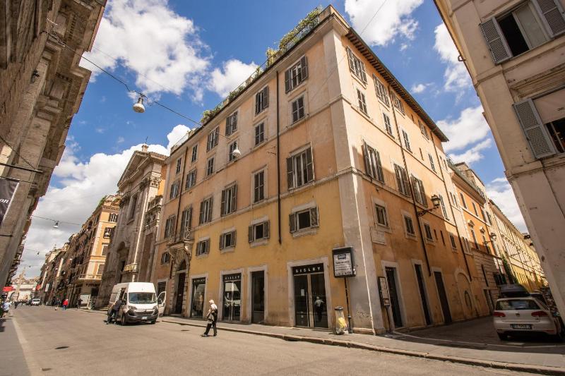 NUOVO Colonna Suite Rome - Via del Corso Apt — отзывы гостей и цены