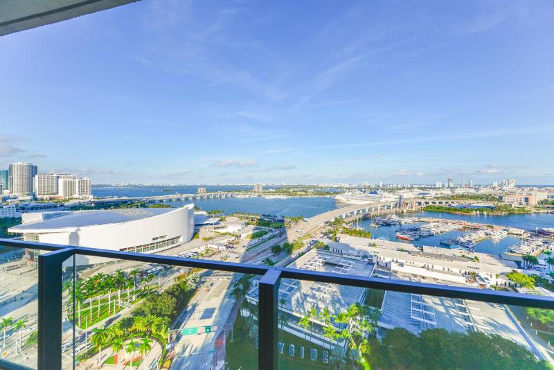 Front Row Bay Views from your Stylish & Modern Apt — отель в Майами, Соединенные Штаты Америки
