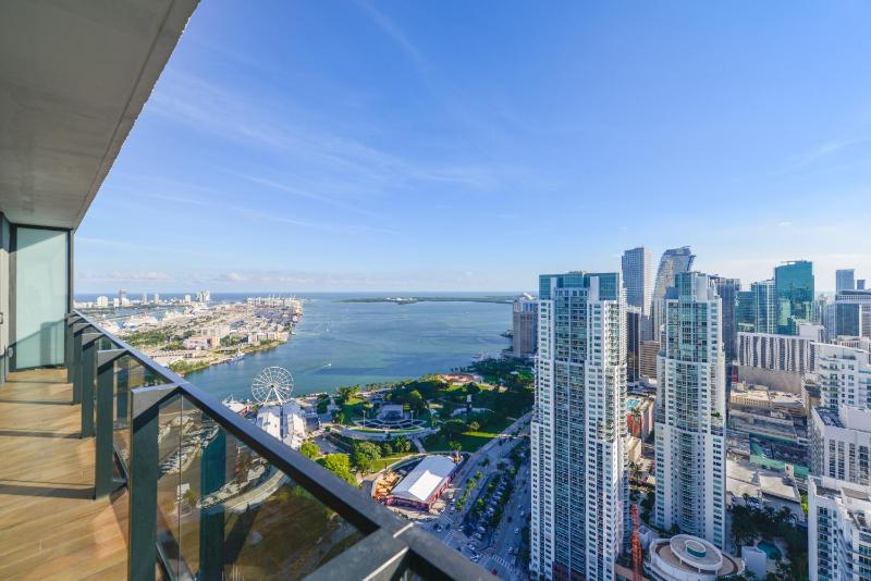 Bayside Apartment with Impressive City Views — отзывы гостей и цены