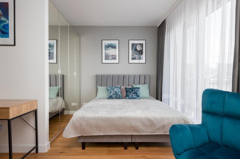 ECRU Studio with Balcony WWA41 — отель с удобным расположением в Варшаве