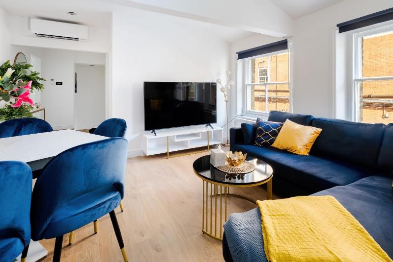 Modern 3 Bedroom and 2 Bathroom Apartment — отель в Лондоне, Соединенное Королевство