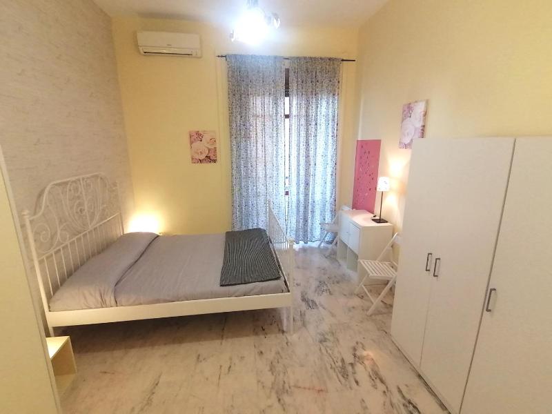 Casa Mary:luminosa, residenziale — отель с удобным расположением в Неаполе