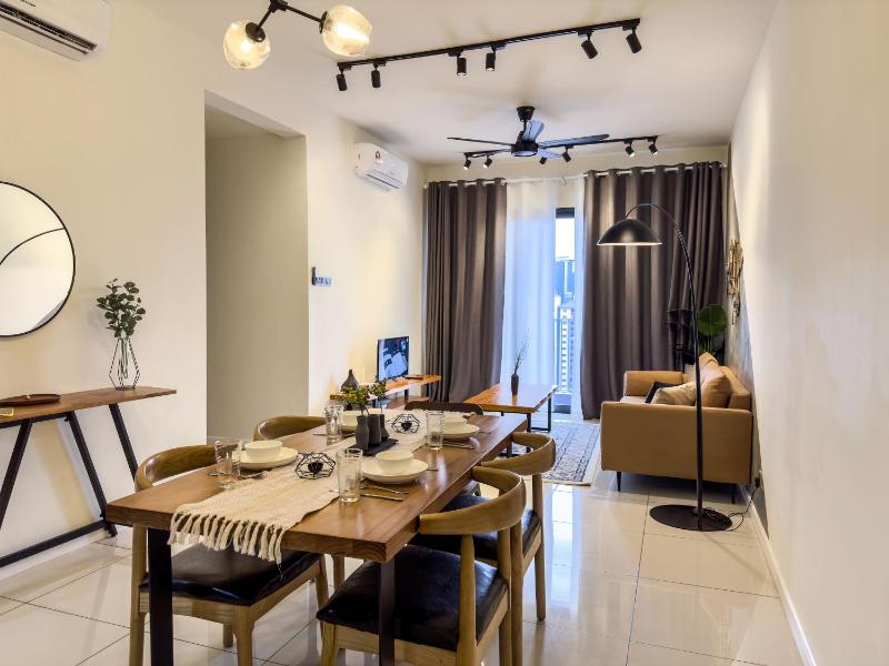 Цены на Cozy 3B2B w Pool - 6 Pax - Jln Segambut - 6 min to MITEC в Куала-Лумпуре