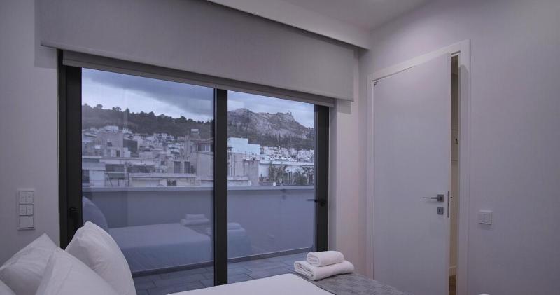 Athens Trikoupi Suite B3 — отель с удобствами в Афины
