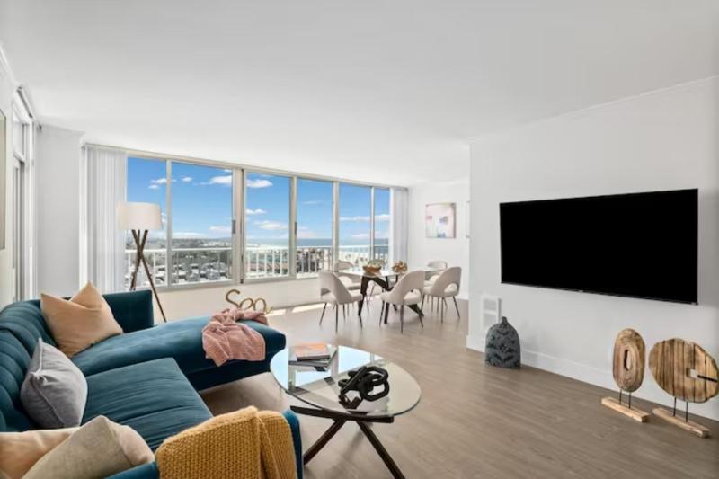 Stunning Top floor 2BD 2BA Ocean View Santa Monica — отель в Лос-Анджелесе, Соединенные Штаты Америки