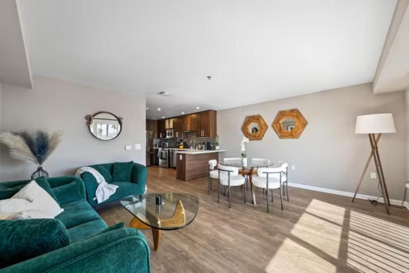 Santa Monica Oceanview Retreat Duplex Penthouse — забронировать отель в Лос-Анджелесе