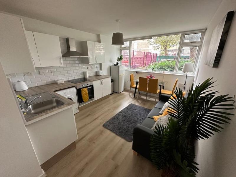 Spacious 2 bedroom in Central Hoxton — отель с удобствами в Лондоне
