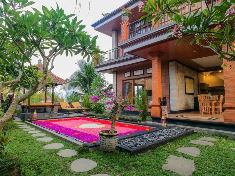 Huge Modern Balinese Home with Panoramic Rice Views! — забронировать отель в Убуде