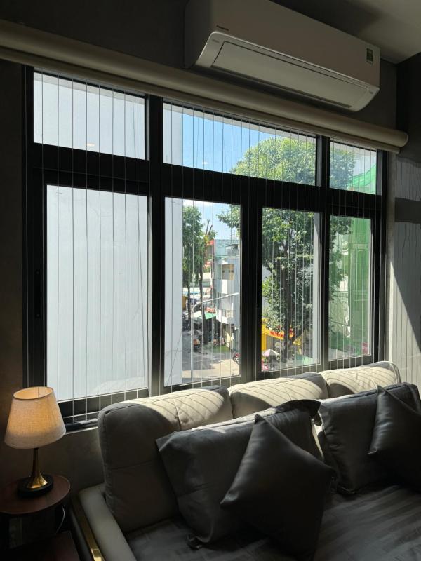 Khanh Nguyen Luxury, Fully furnished studio apartment with street view — отель с удобствами в Хошимине