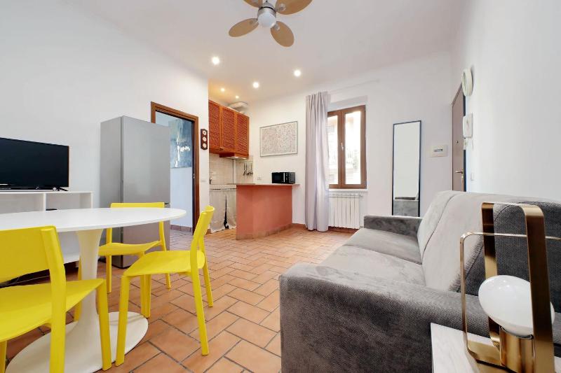 Homs Apartment In Rome — отель в Риме, Италия