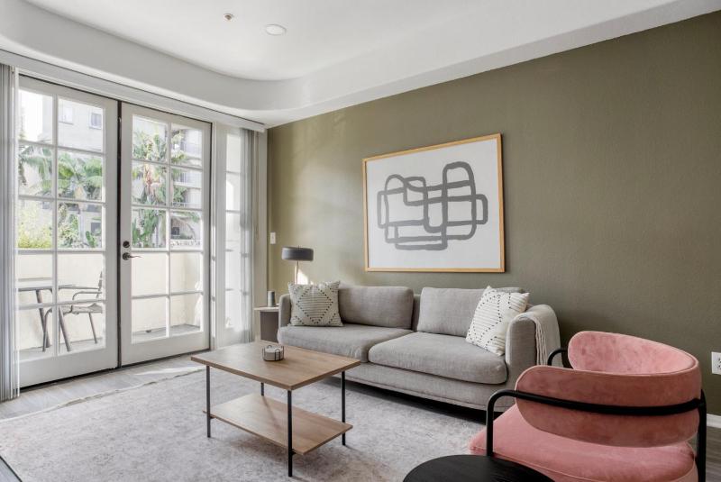Beverly Hills 2br w wd nr groceries shops LAX-1148 — комфортный отель в Лос-Анджелесе