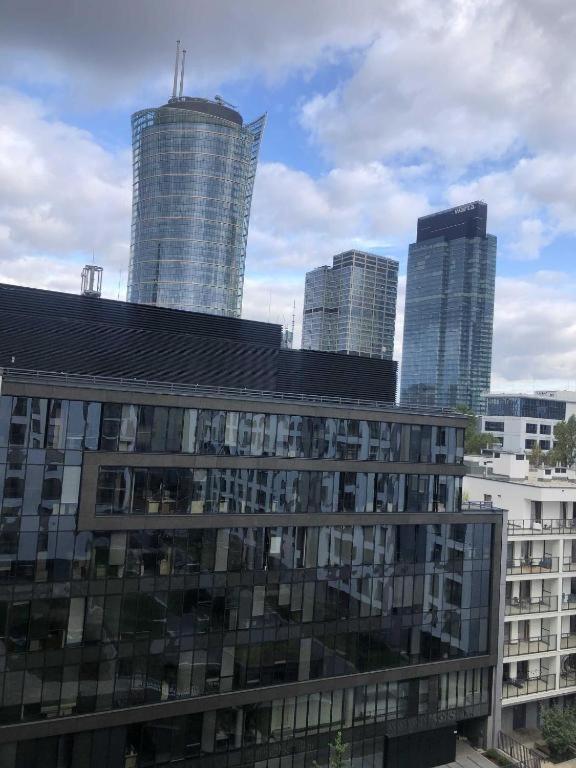 Warsaw Apartments Grzybowska Premium — отель с удобствами в Варшаве