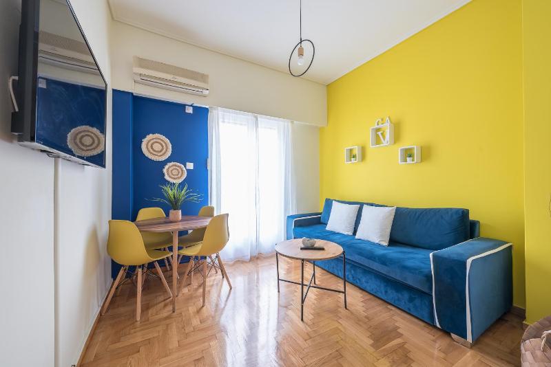 Virona 2nd Floor Greece Apartments — отель в Афины, Греция